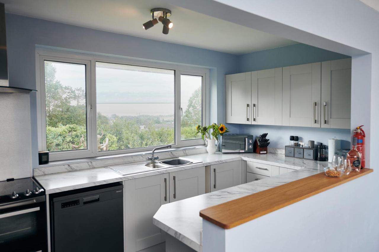Sea Gem- Beautiful Family Home With Stunning Sea Views & Garden Tenby Exterior foto